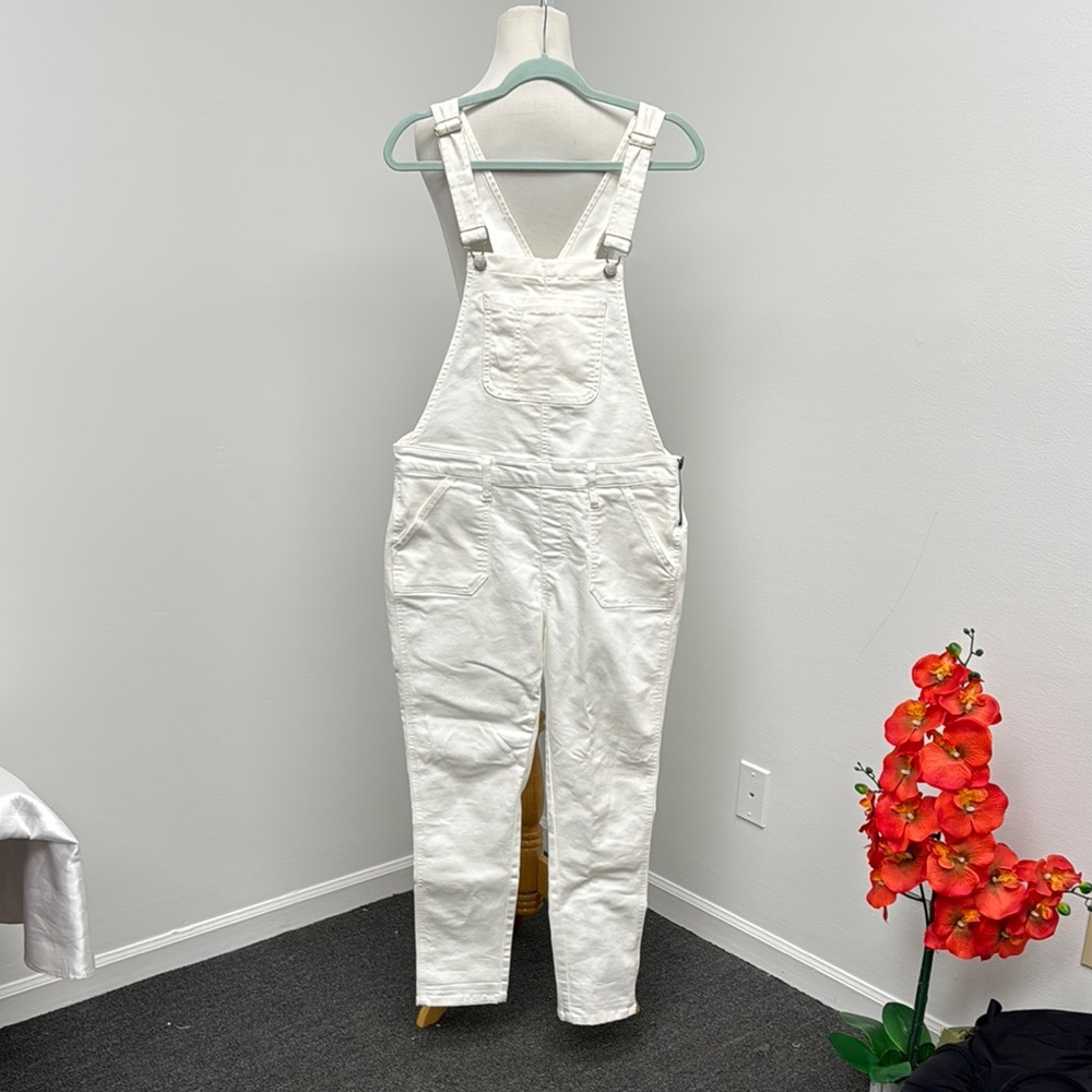 Women's White Denim Overalls Gap slim Legs Sz.6